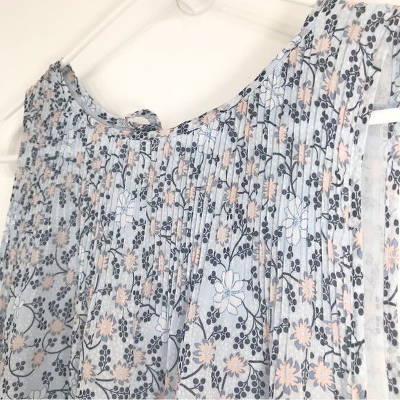 Max Studio Pastel Blue Floral Pleated Sleeveless Blouson Blouse - Picture 5 of 13